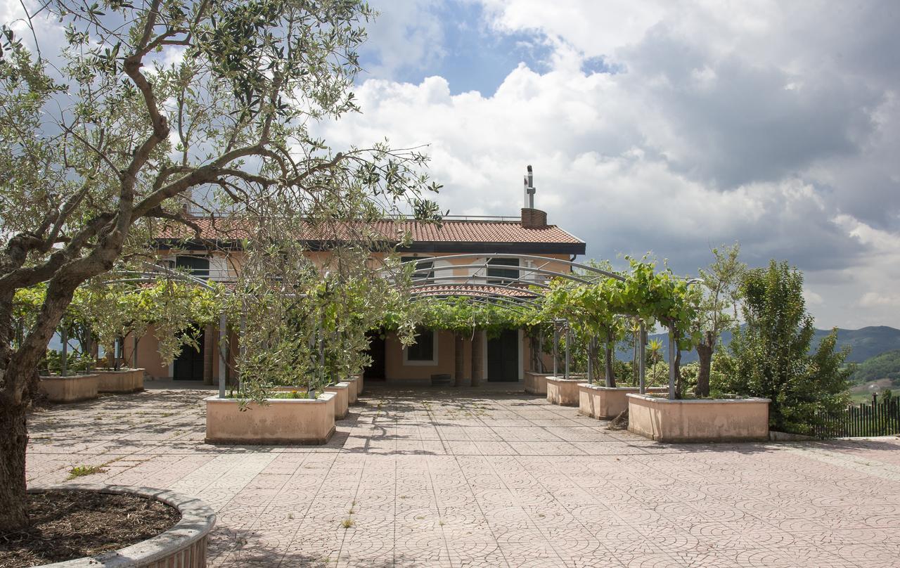 Lisandro Wine Resort Apartments Caserta Castel Campagnano ภายนอก รูปภาพ